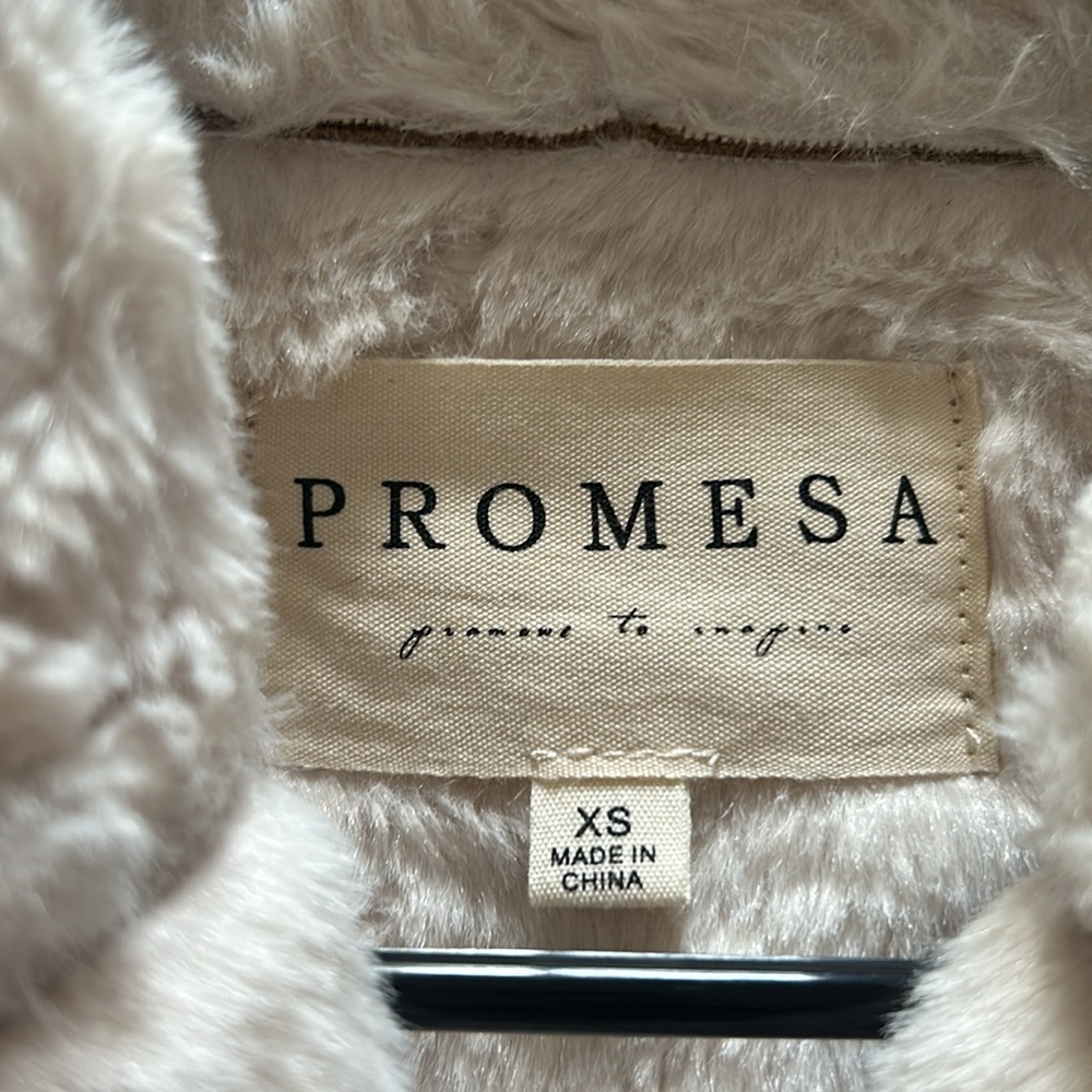 VICI Tan Jacket - Picture 2 of 4